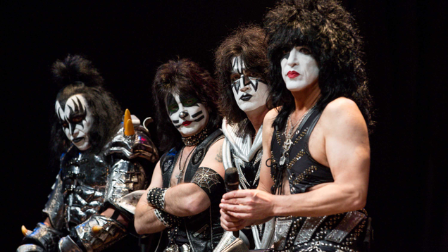 Illustration for article titled 7 Pictures Of KISS That Prove How Great It Is To Have Fun With Your Buddies